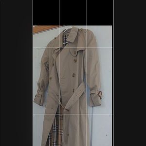 Burberry trench coat vintage size 2 females